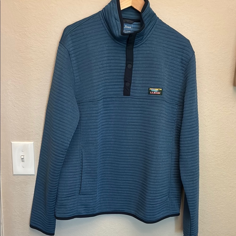 L.L. Bean Blue Airlight Pullover Ribbed size L